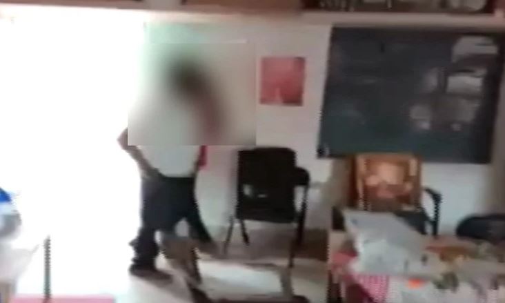 Hd Kote Sex Videos - MysoreLocal.com - Video of teacher romancing with student in HD Kotte  school went viral